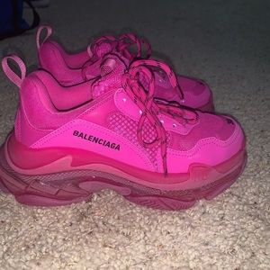 basically brand new balenciaga triple s shoes